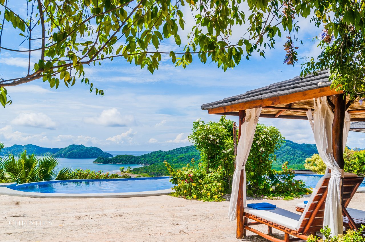 Vistas Las Islas Hotel - The Crown Jewel Overlooking Isla Tortuga and Playa Organos