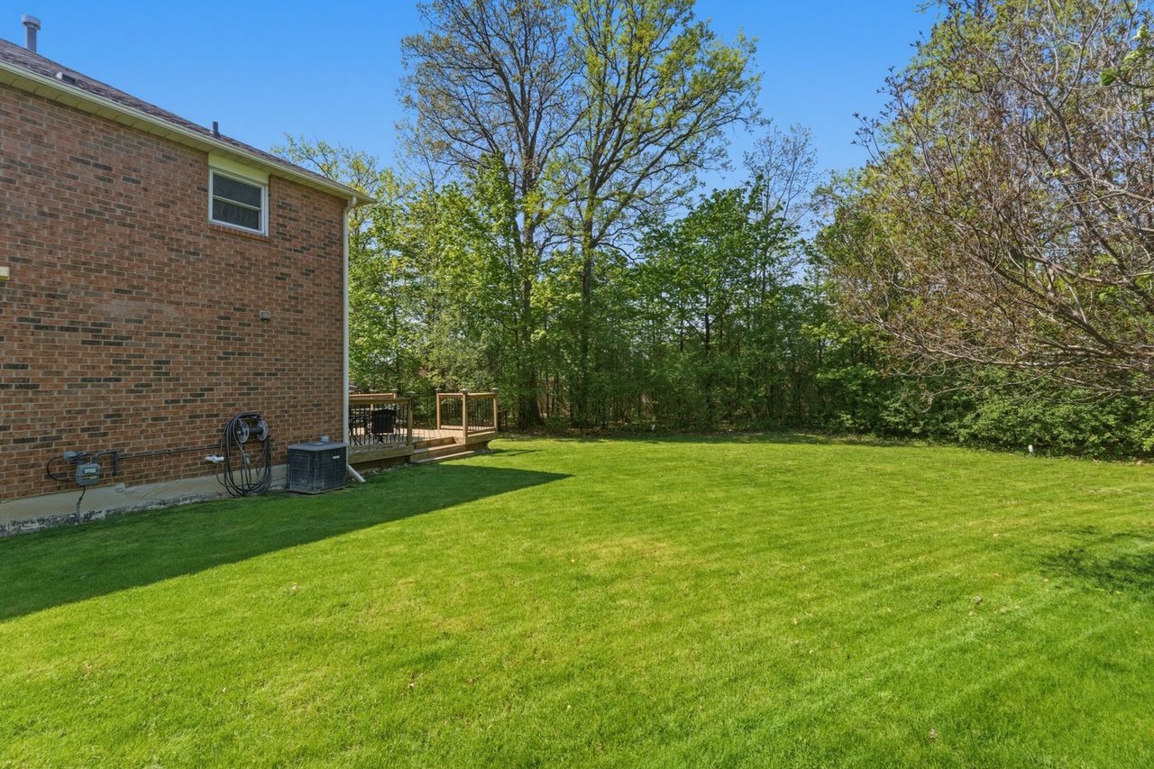 5211 Micmac Cres
