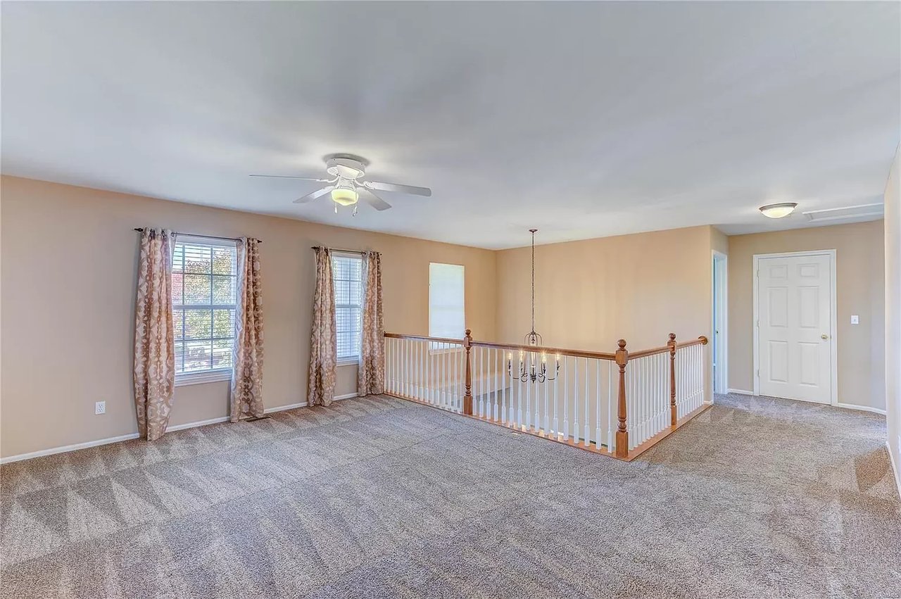 217 Strathmoor Way