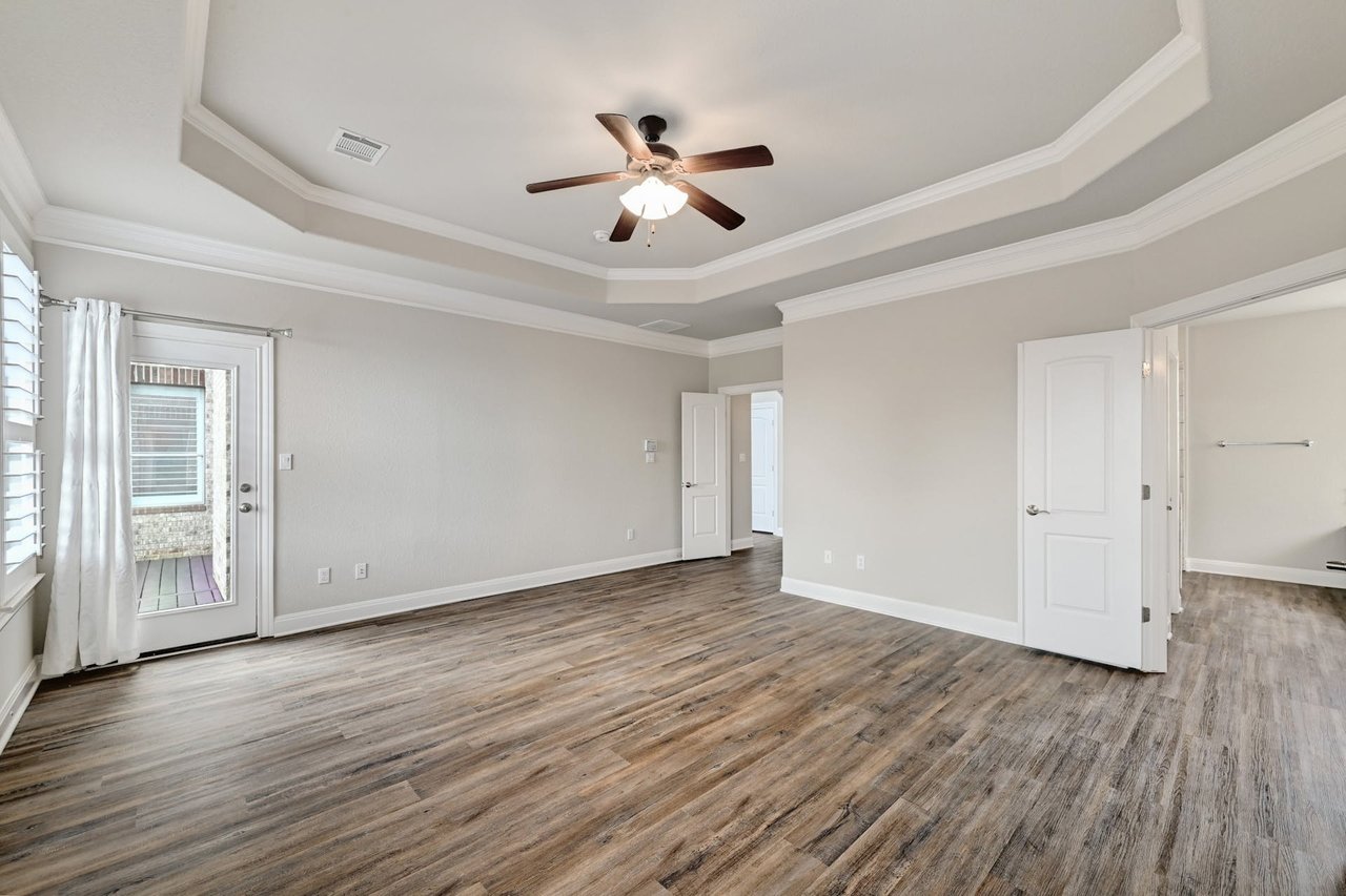 Stunning 5-Bedroom Luxury Home with Breathtaking Hill Country Views in Gated Community! | Short Walk to Lake Travis H.S. | Resort-style Amenities