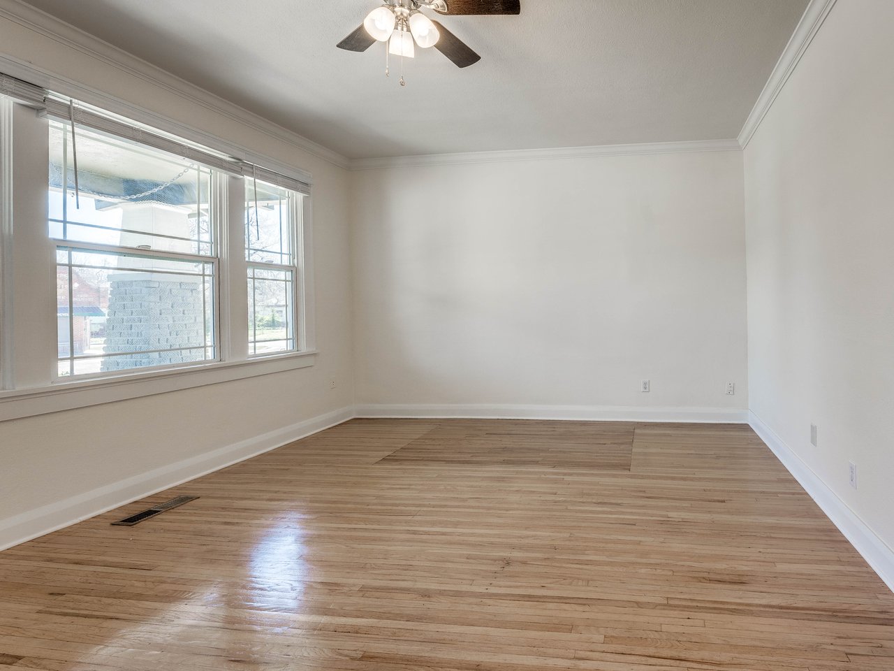 706 N Beard Ave