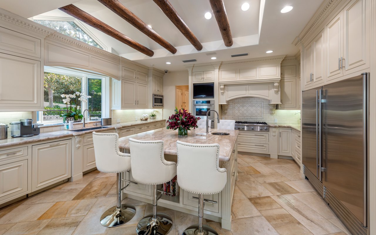 16405 Mulholland Drive