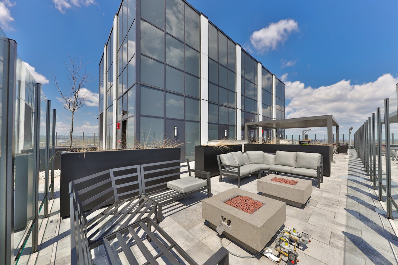 2201-2007 JAMES Street, Burlington
