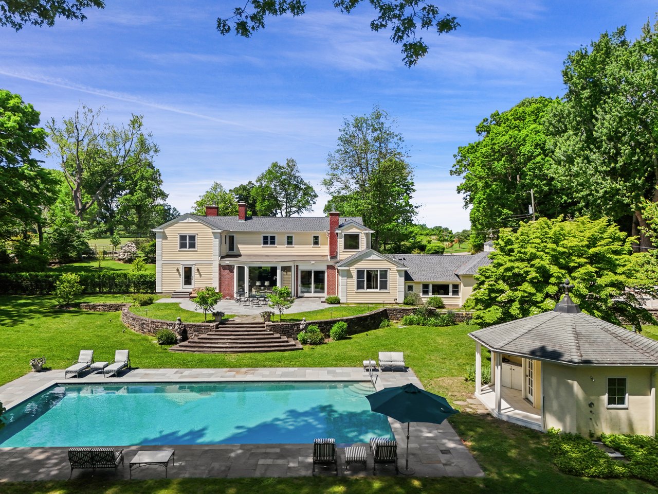 122 E Ridge Road