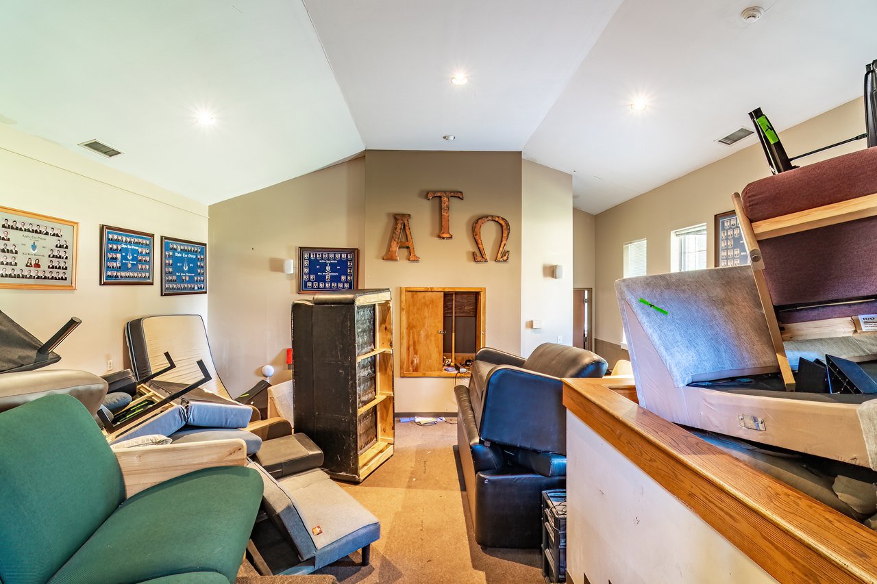 Ball State Greek House Goes to Public Auction