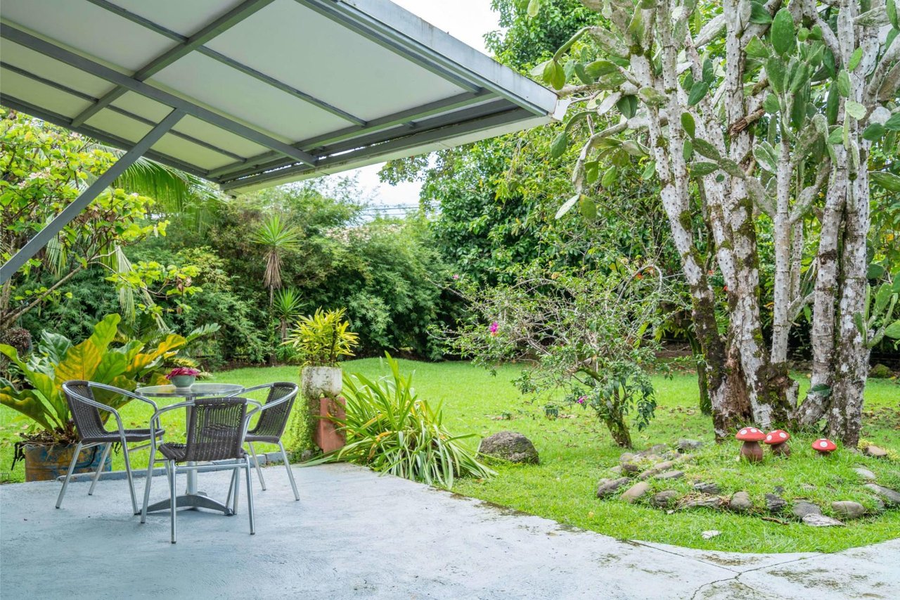 Gated Coastal Beach House, Manuel Antonio, Puntarenas