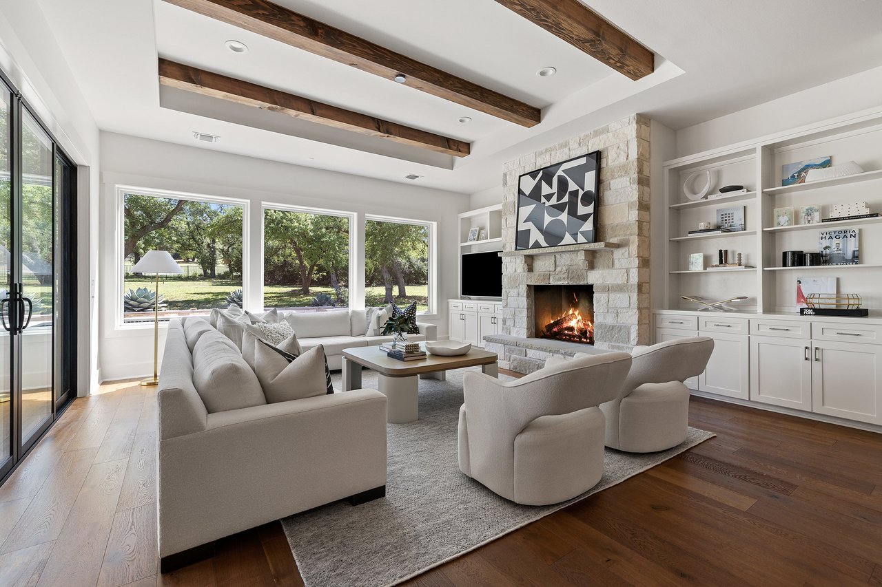 8325 Lakewood Ridge Cv