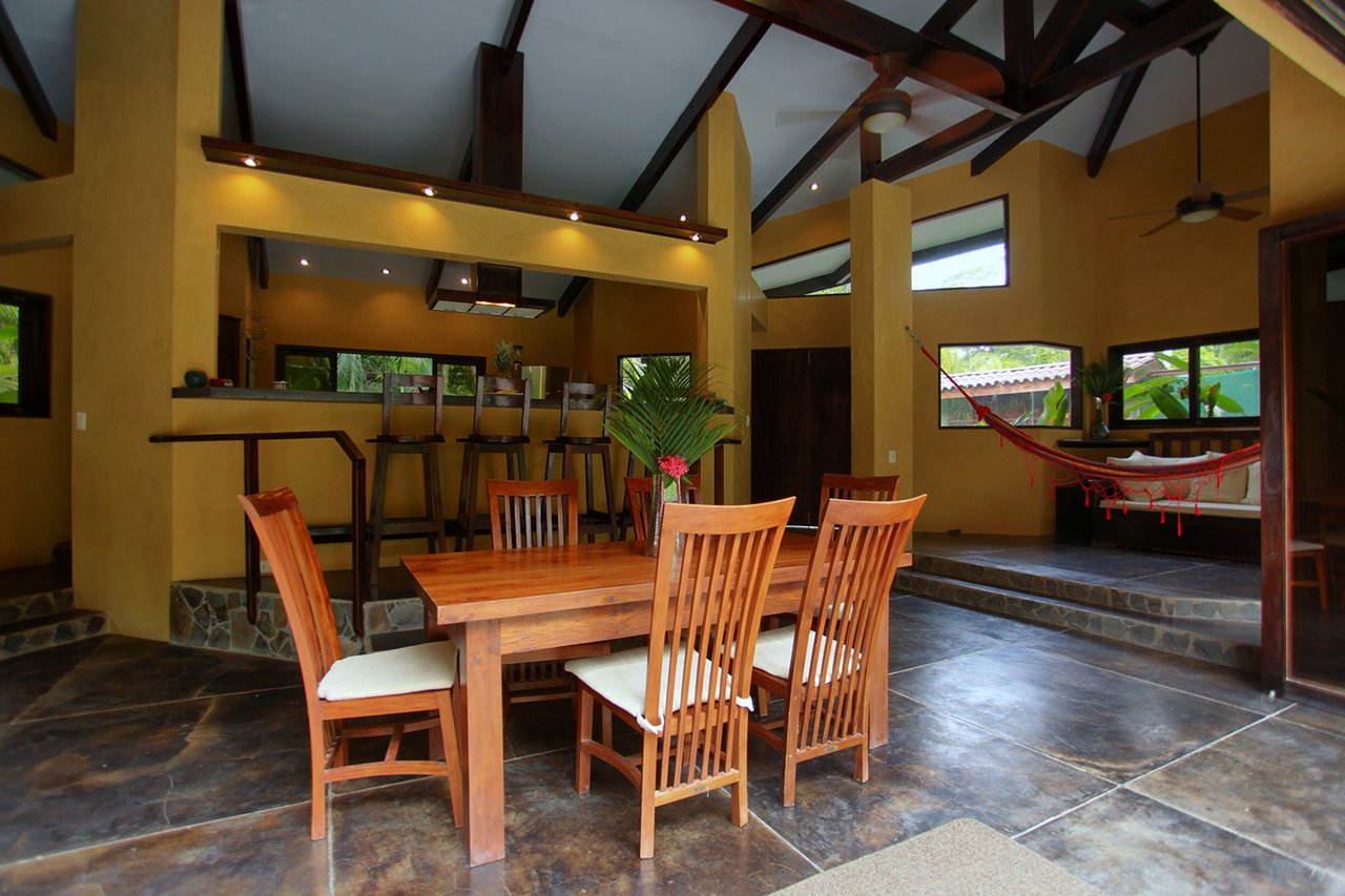 Pool Home Near Surf Break, Santa Teresa, Puntarenas