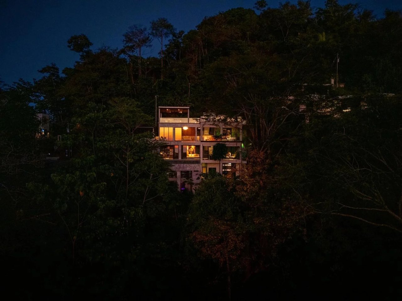 Rooftop Pool Modern Luxury Estate, Manuel Antonio, Puntarenas