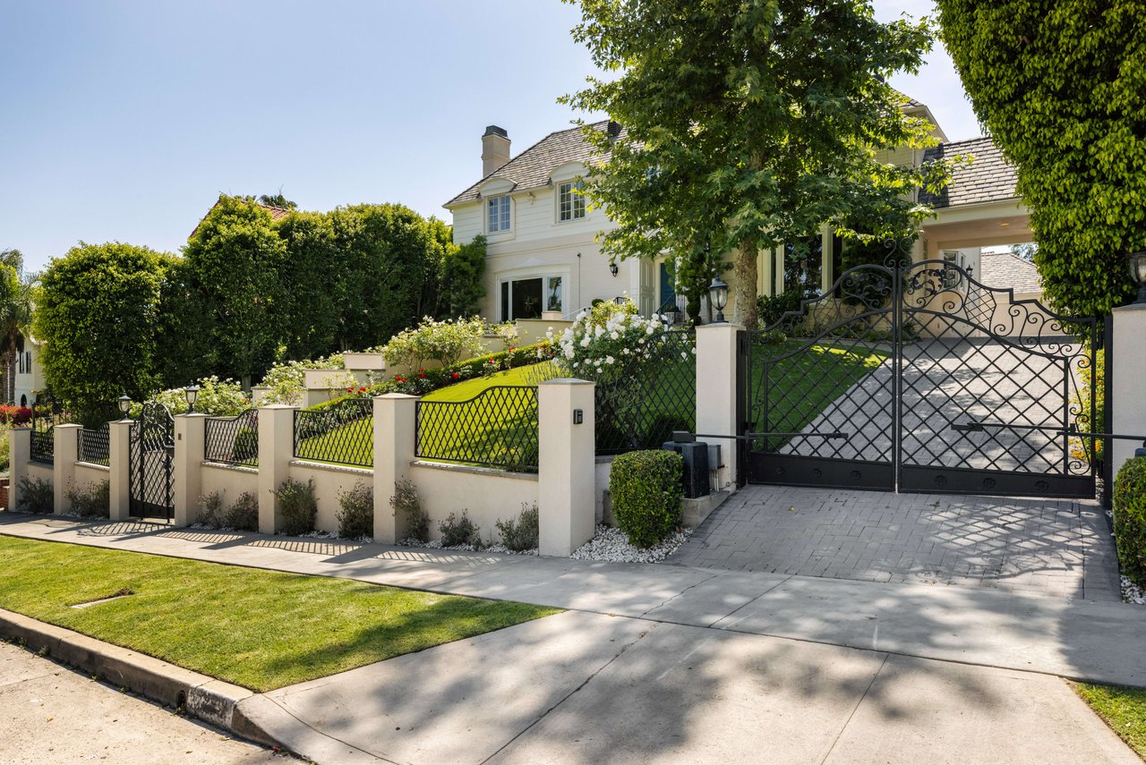 Gated and Private Classic Los Feliz Estate c1941