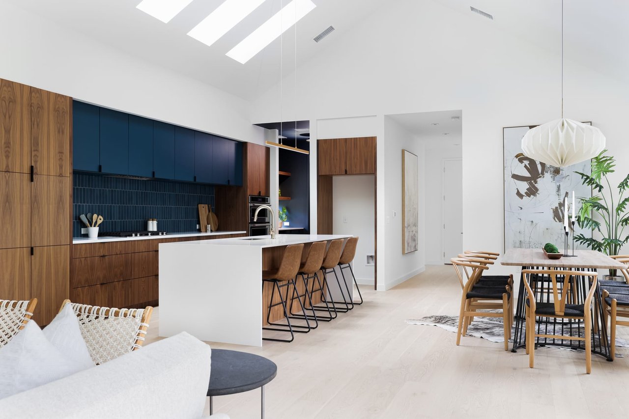 CRESTVIEW MODERN