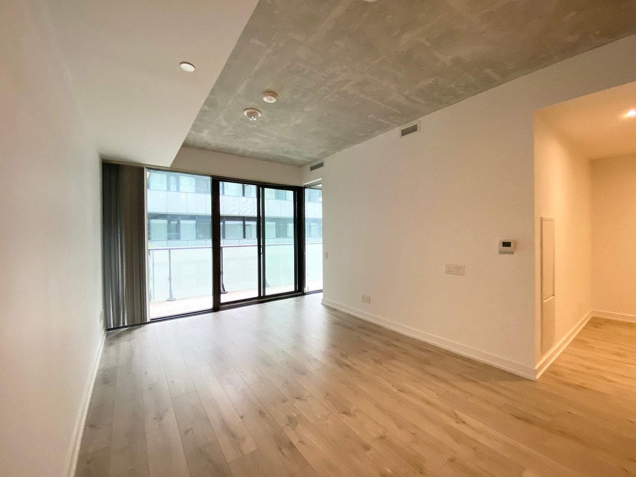 161 Roehampton Ave, Unit 532