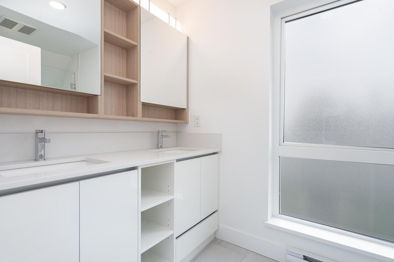 119-1306 Laval Square