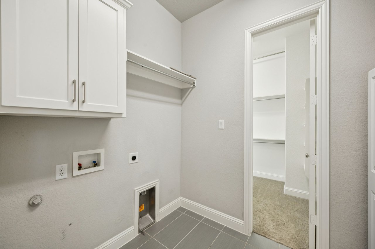 1001 Grassy Shore Ln