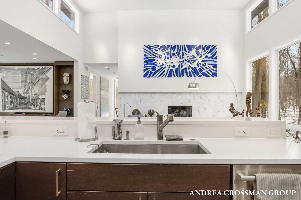 6919 Bendemeer Drive