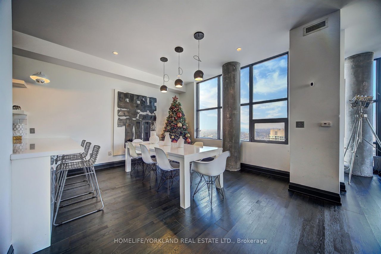 LUXURY DOWNTOWN LIVING