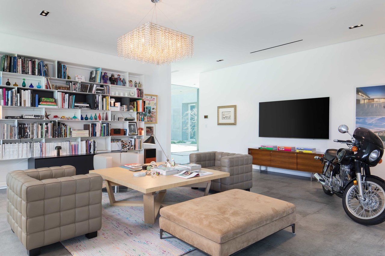 600 Perugia Way