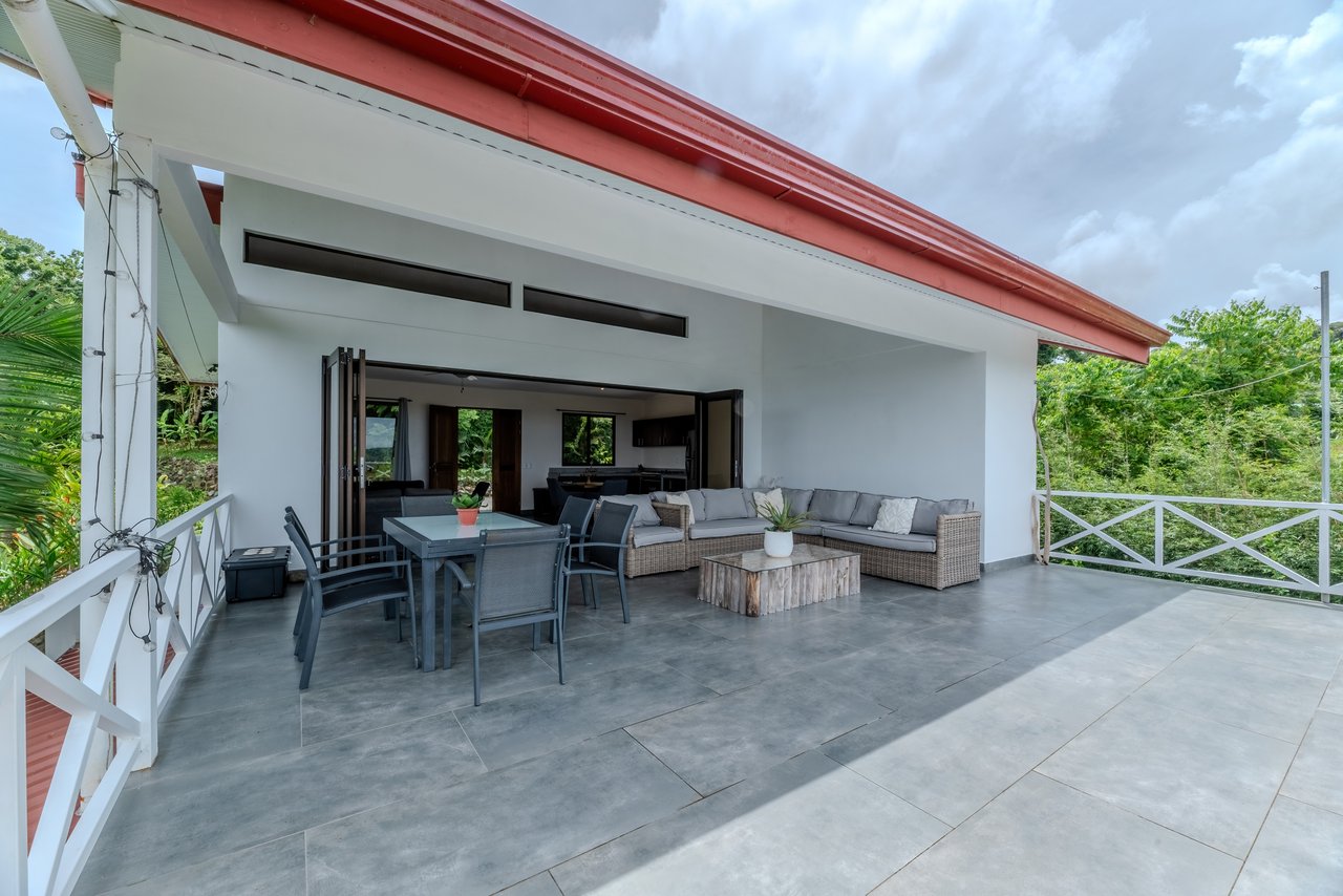 Casa Blanca – Ocean & Mountain View Home in Platanillo