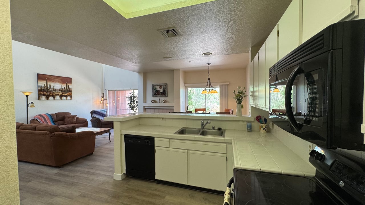 1650 Smoketree Ave S 121 (Rotary Beach/Park)