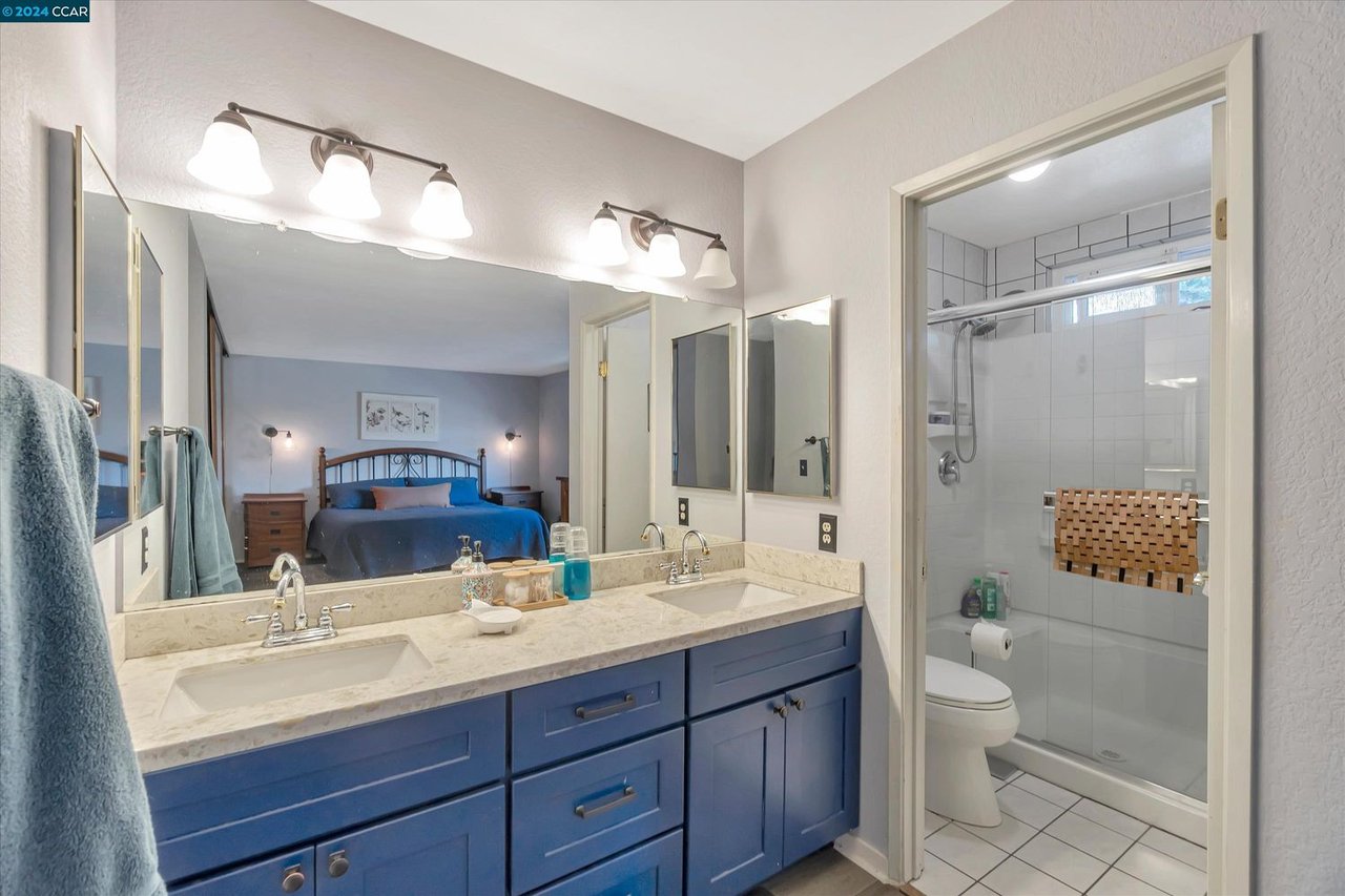 2216 Bristlecone Dr