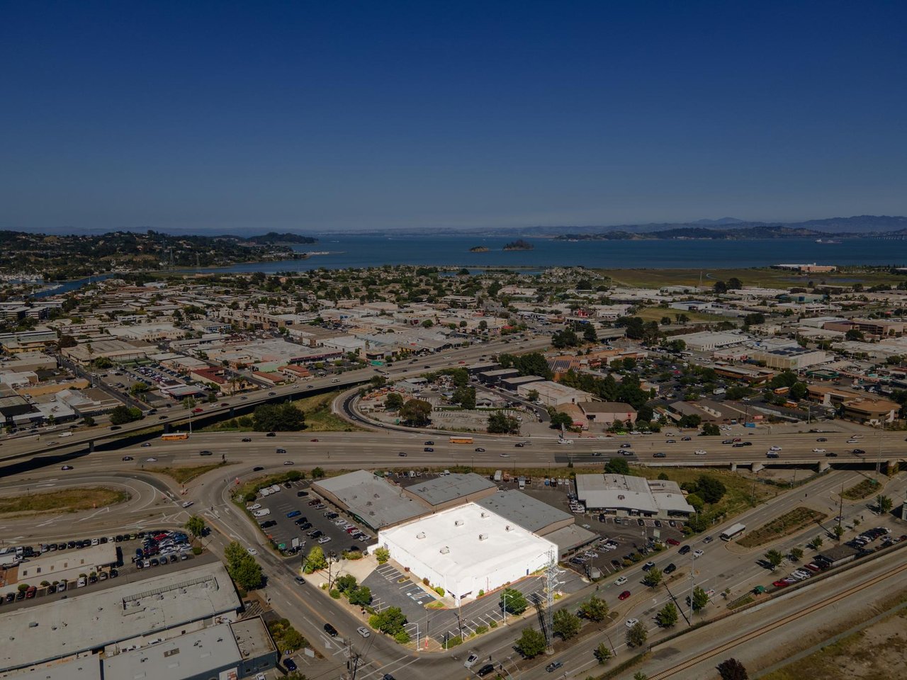 Retail Building For Lease 