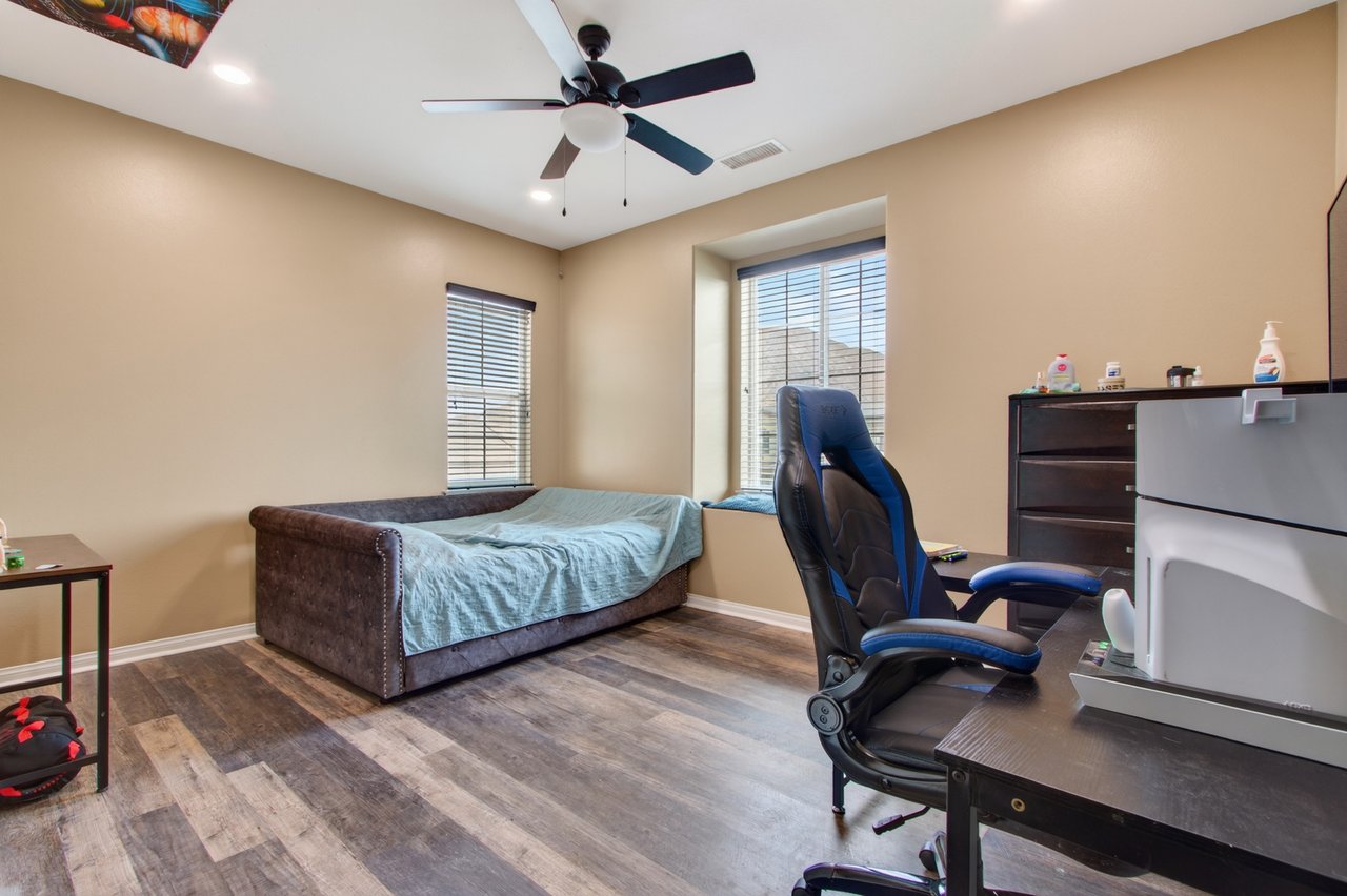 27867 Huron Ct