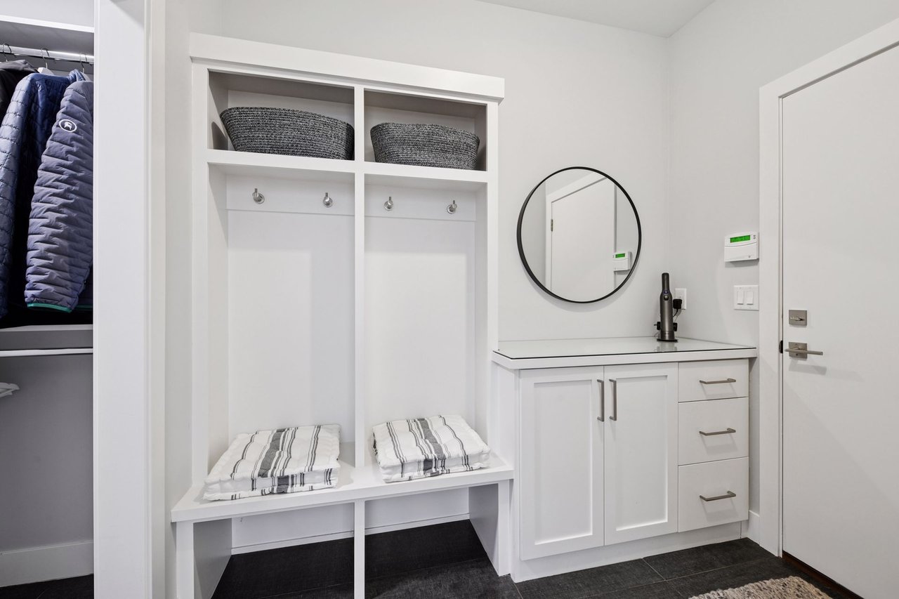 630 Gardner Street E, Wayzata