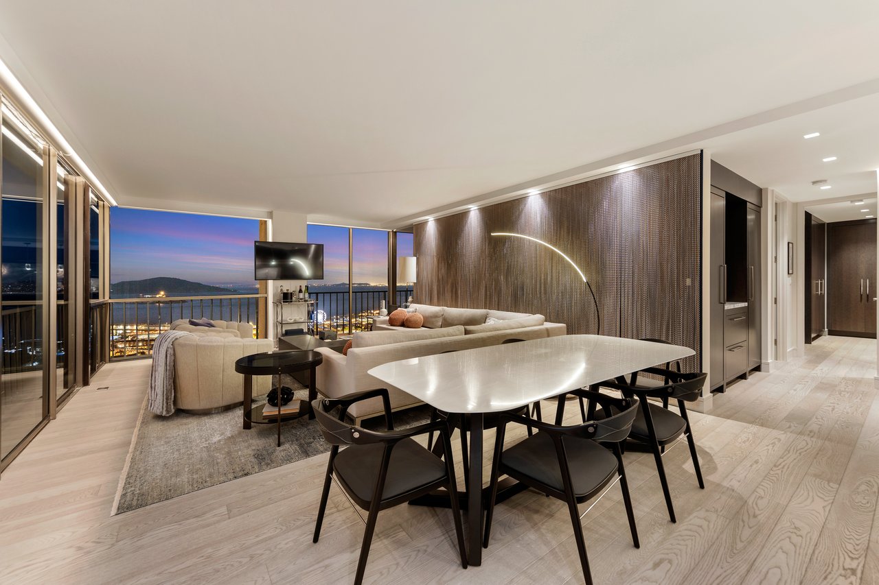 Seize The Bay… at 999 Green