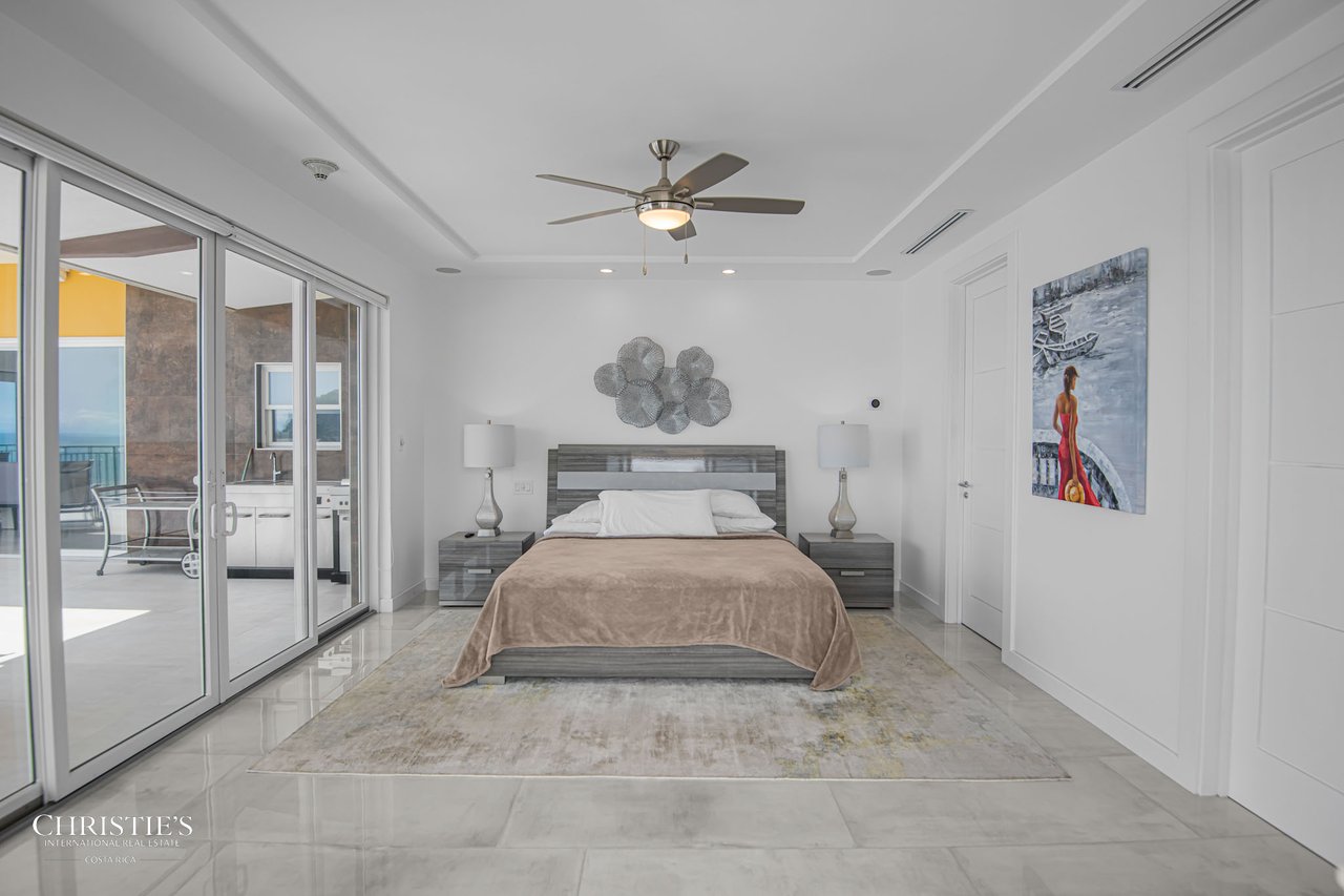 Vista Las Palmas – Executive Oceanfront Penthouse 11B