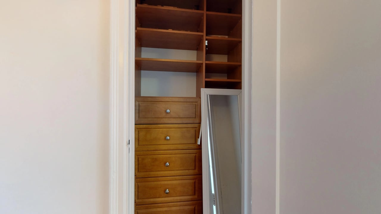 1 Christopher St, #8D