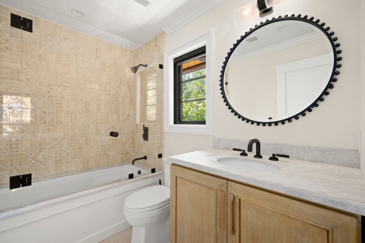 2325 Duxbury Cir