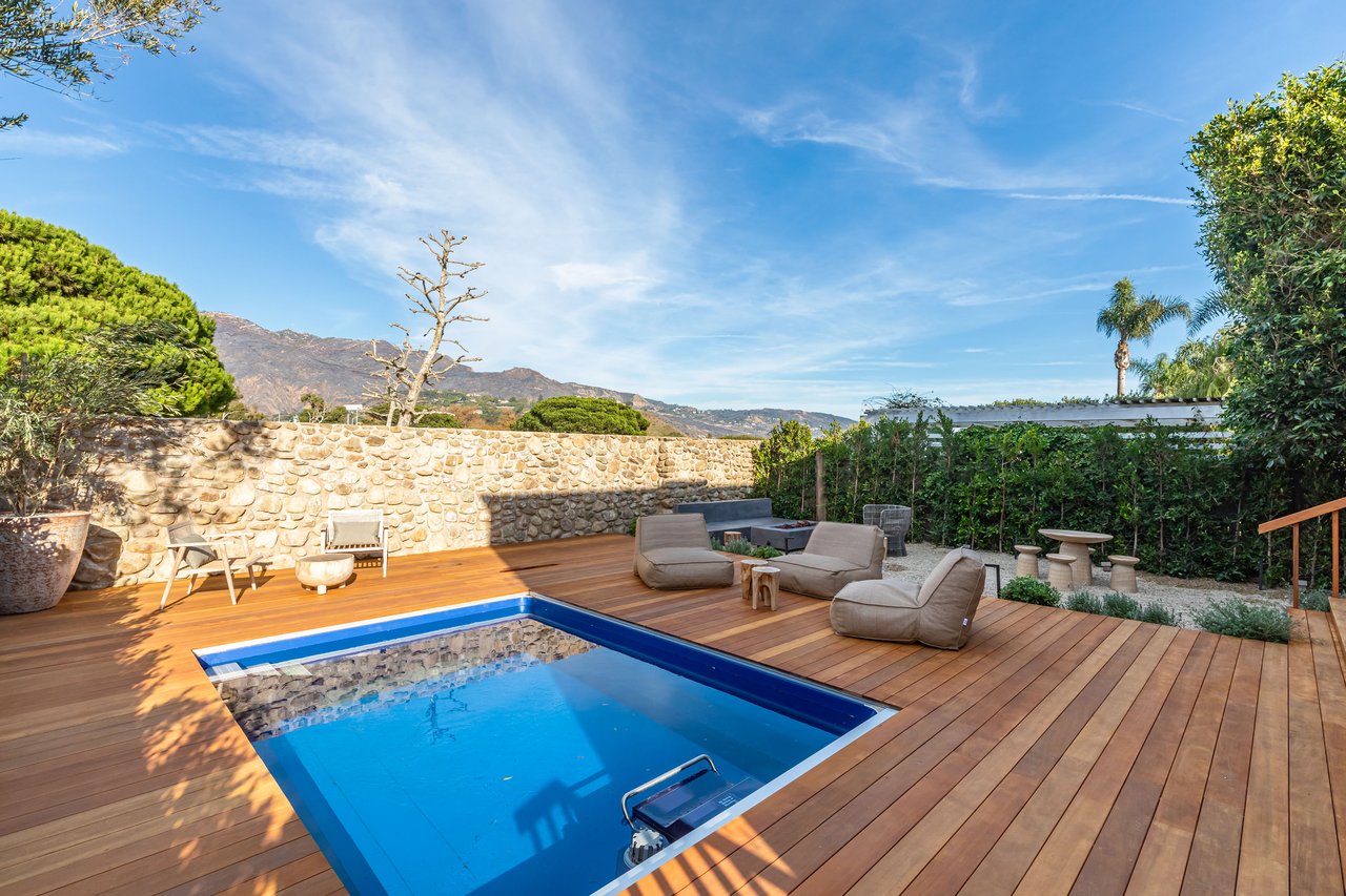 23505 Malibu Colony Rd