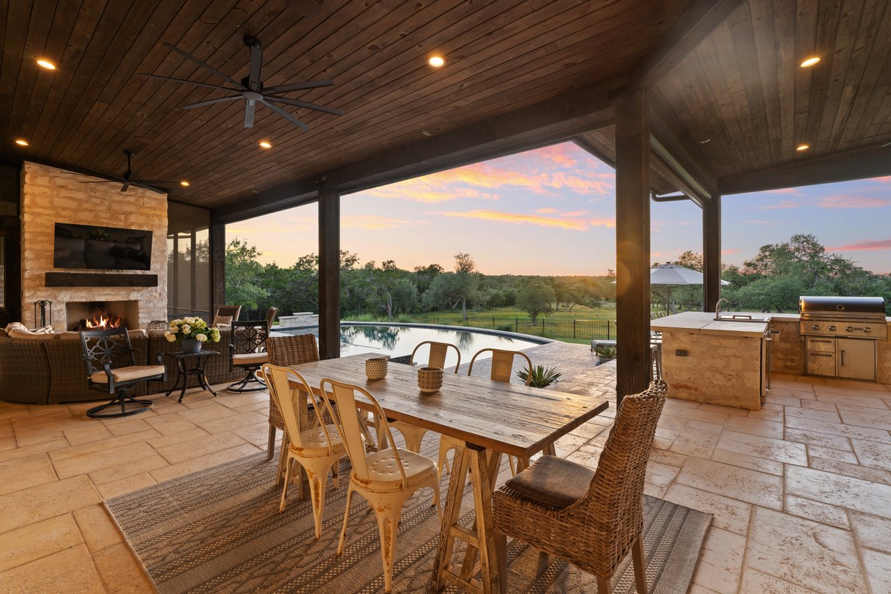 1457 Avenida High View