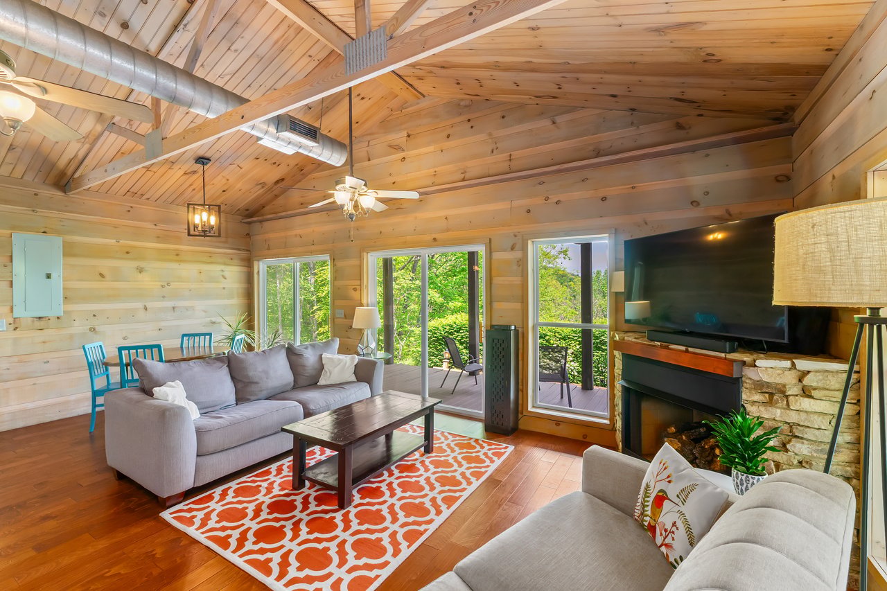 438 PALMETTO DR