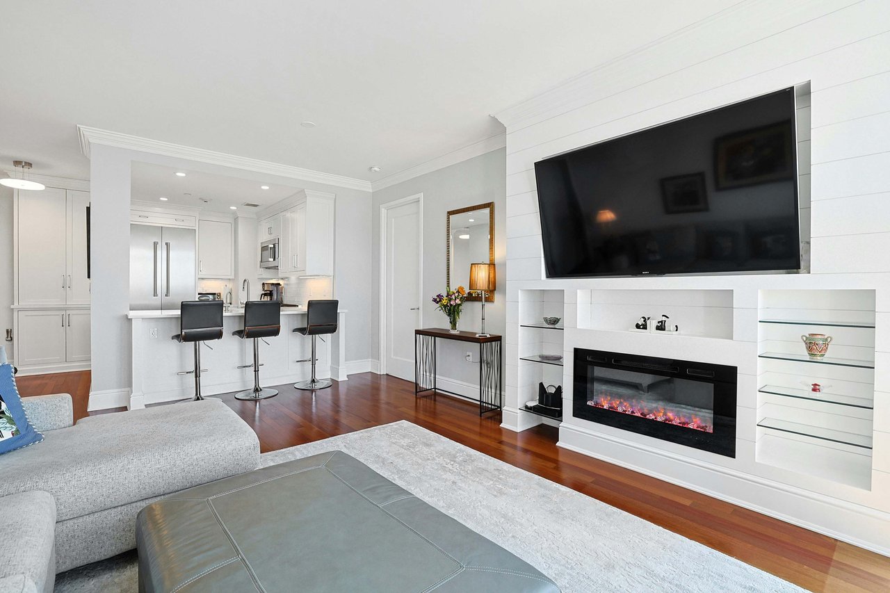10 City Place, #21B, White Plains, NY 10601