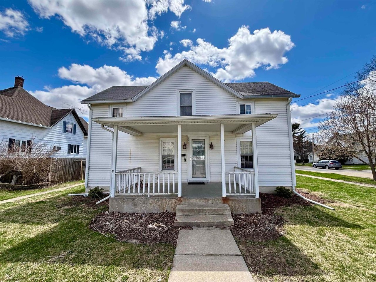 228 W Prairie St
