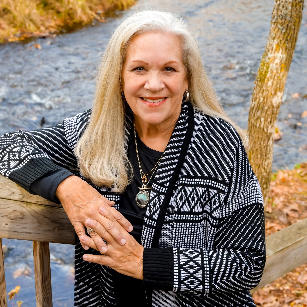 Cyndy Spiczka Excelsior, MN Real Estate Agent Headshot