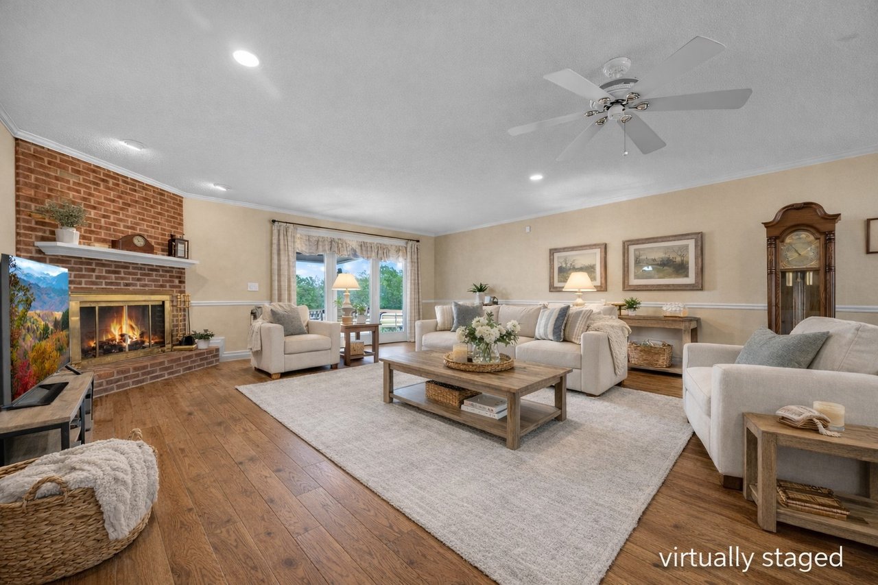 824 N Forest Hills School Rd