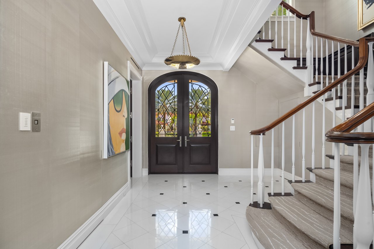 Georgian Waterfront Mansion on Everglades Island