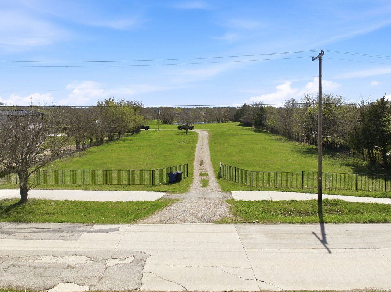 6.15 Acres For Sale in Heath, TX