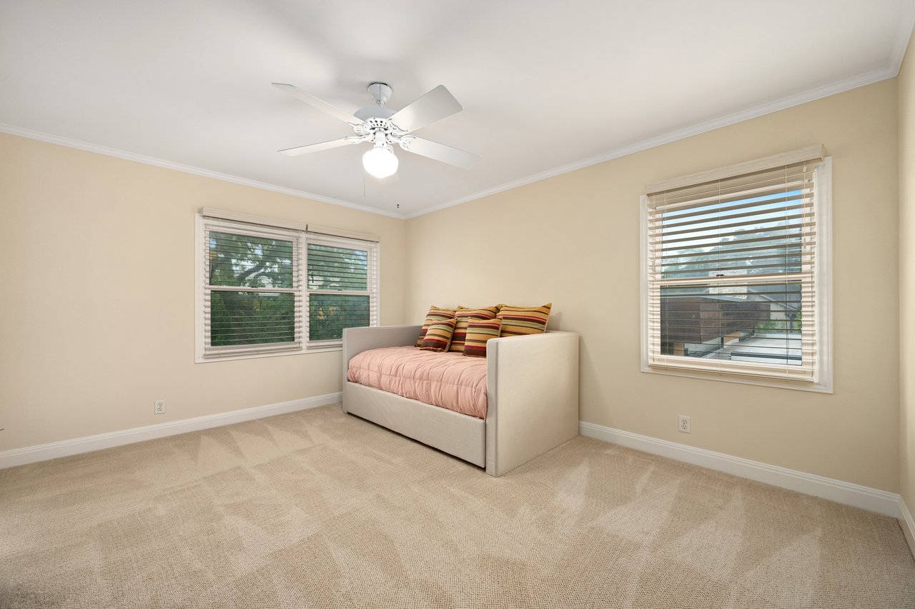 1311 Kent Lane