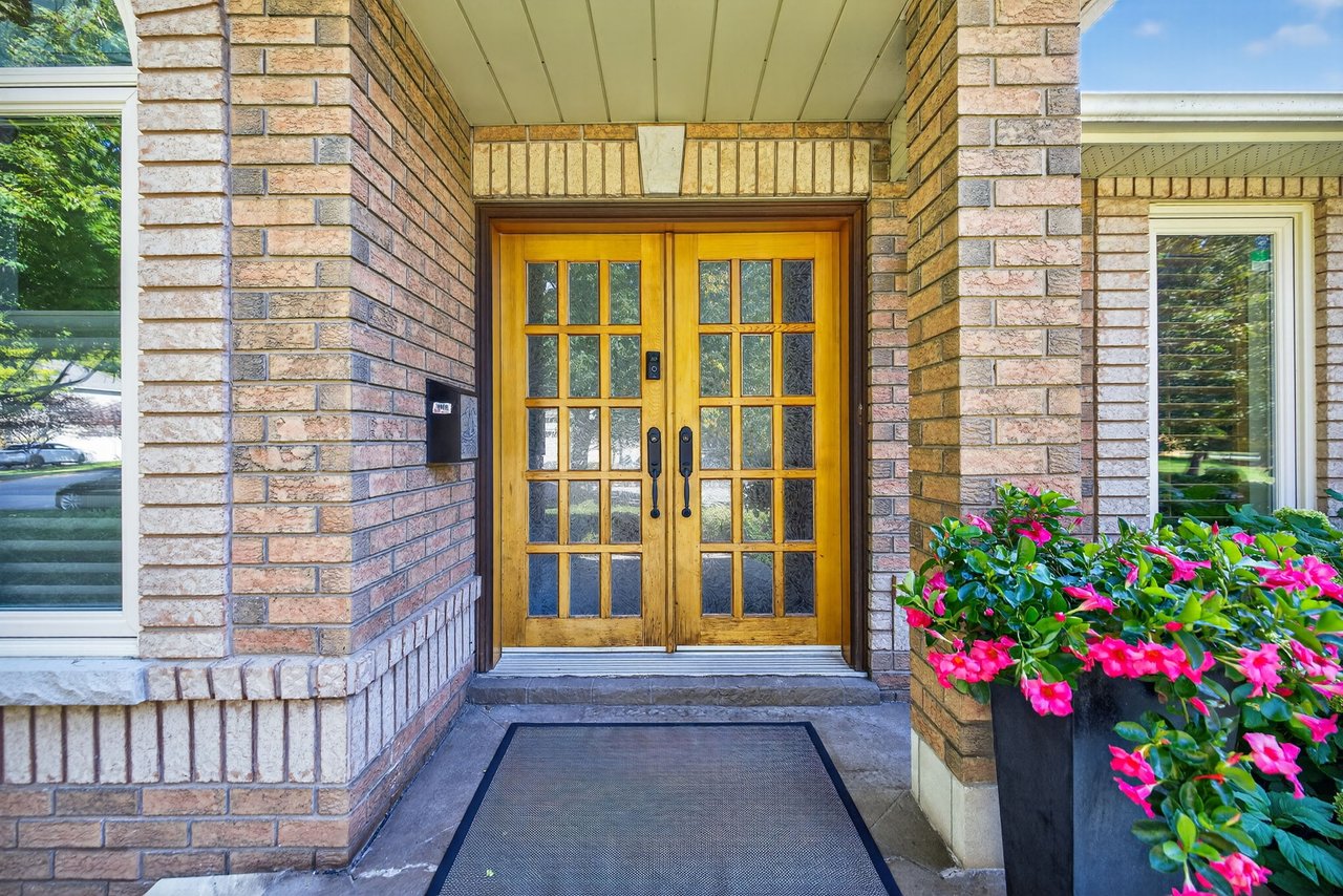 6 Falling Leaf Crt, Aurora