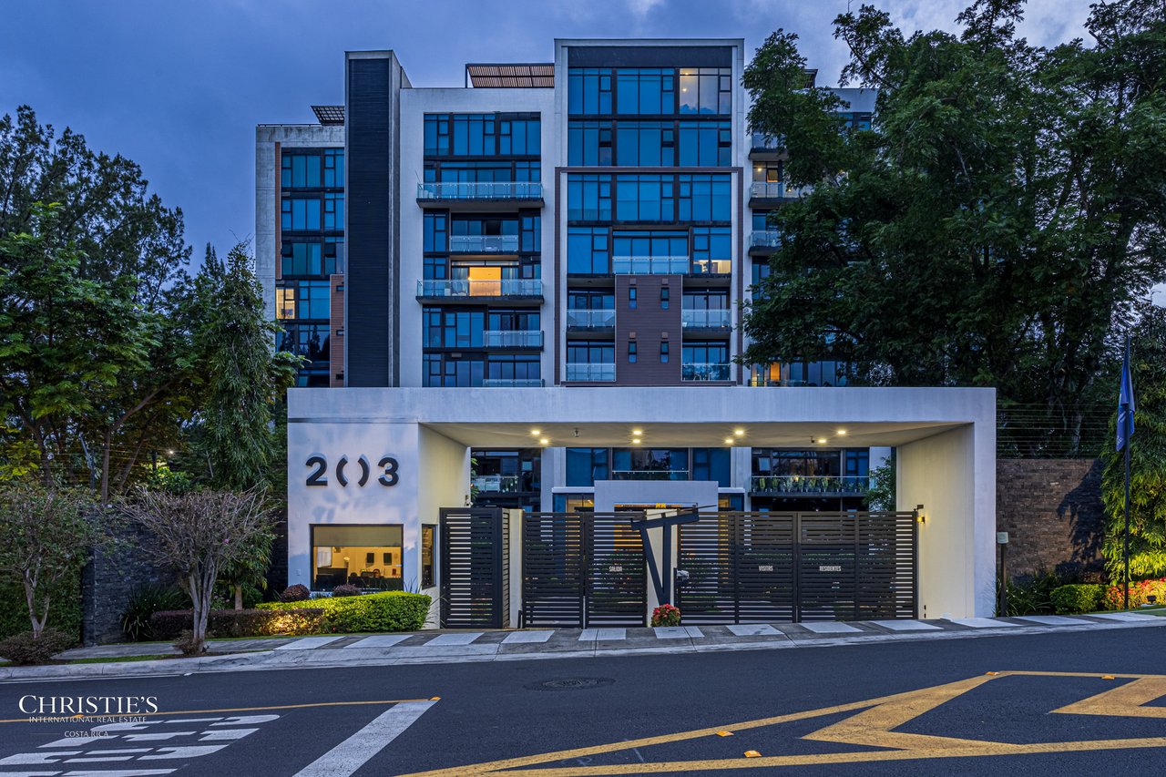 Luxurious Four-Bedroom Condo in the Hills of Escazú   