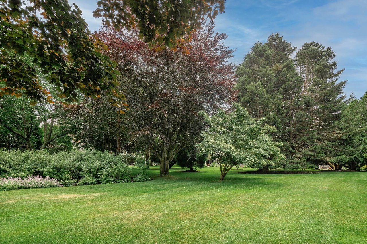 514 Pantigo Rd Unit 5