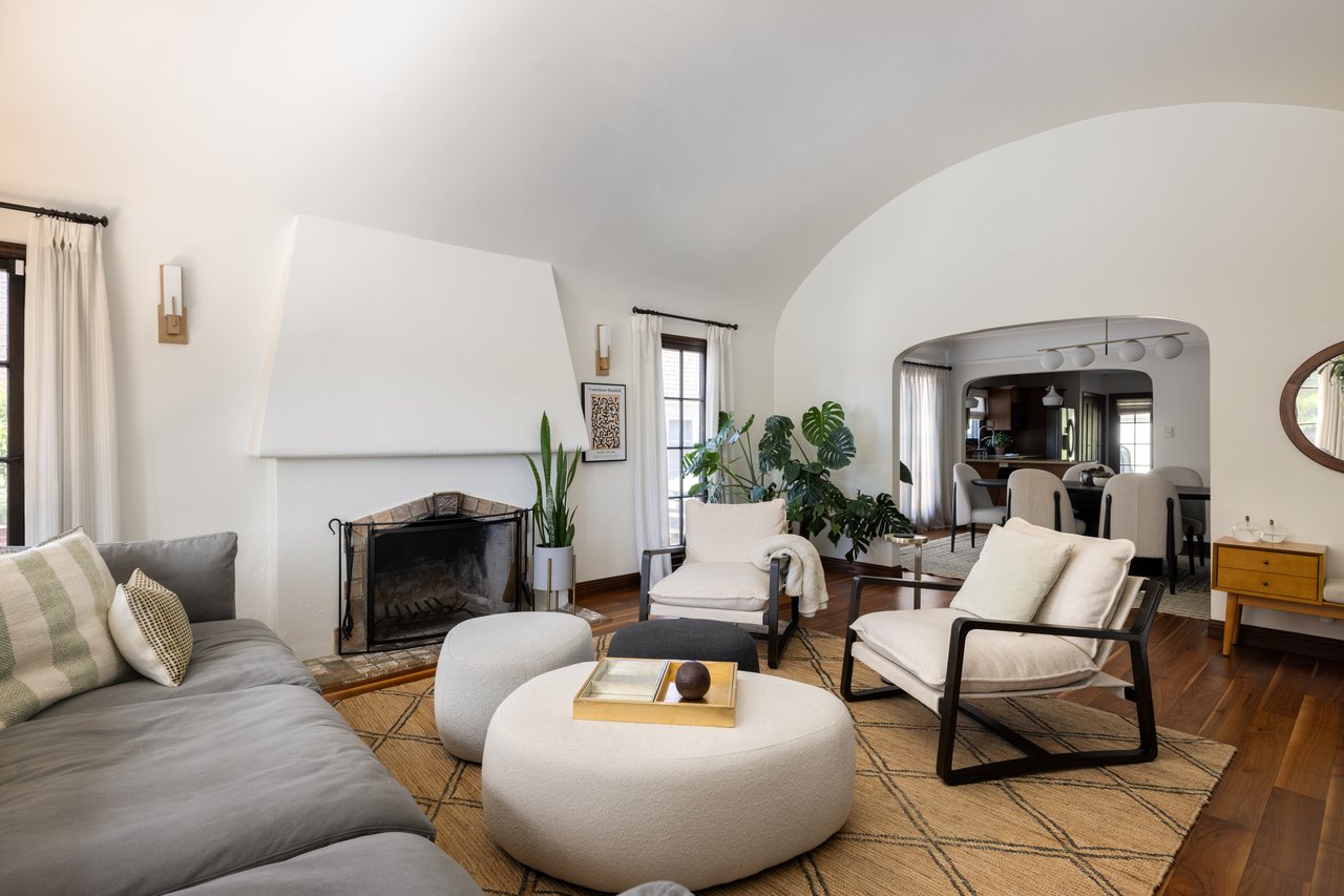 851 Masselin Ave, Miracle Mile