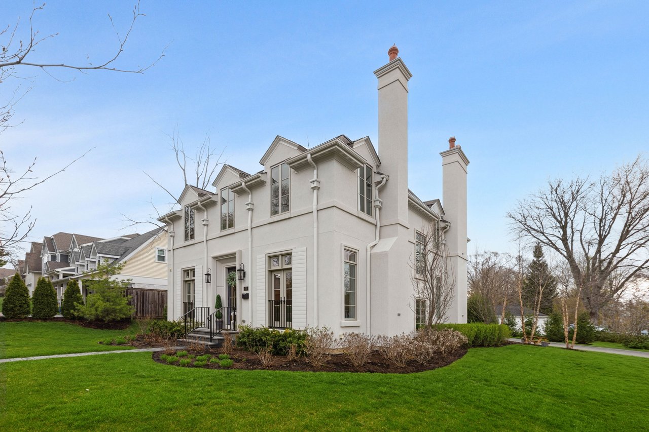 618 Buckingham Place