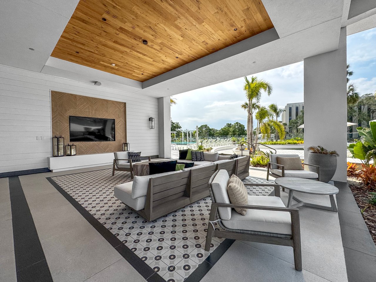 NOVEL BEACH PARK: WATERFRONT LUXURY LIVING