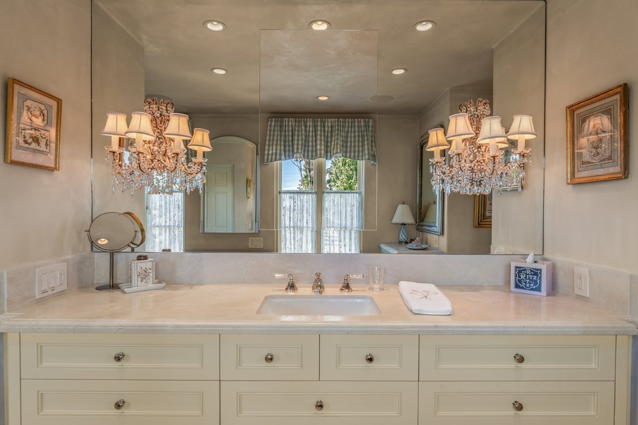 Mills Lane, St. Helena