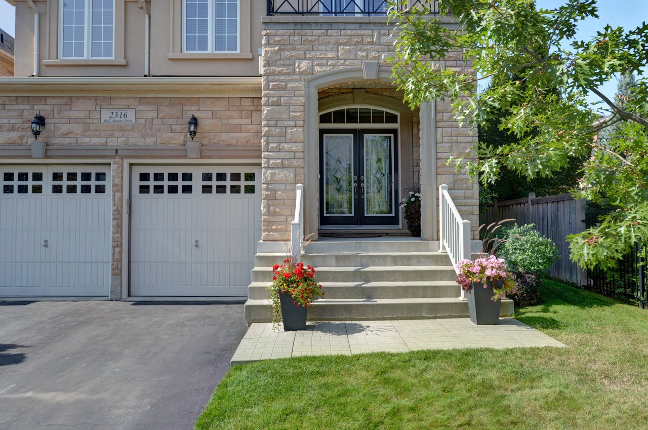 2316 Hall Manor Dr