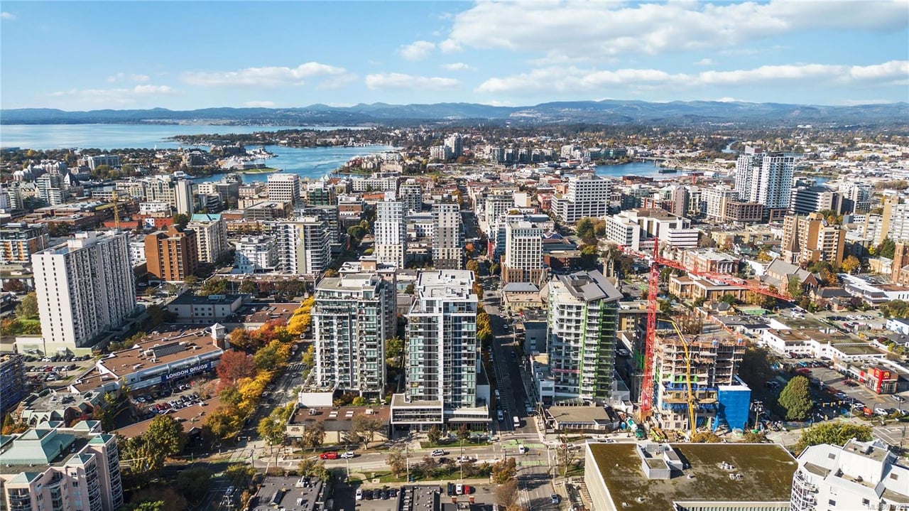 1101-989 Johnson St, Victoria